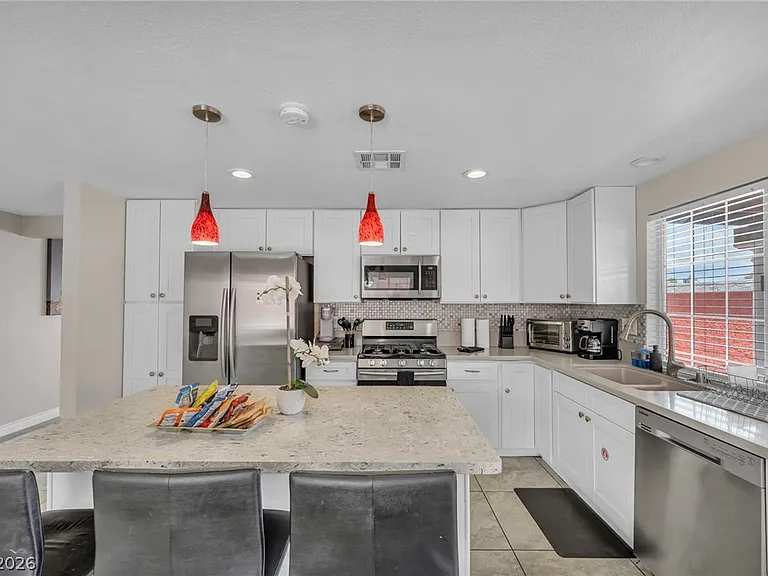 2269 McCoig Ave — Photo 1