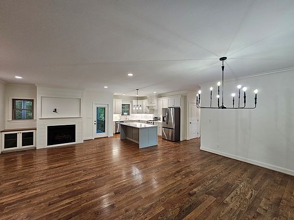 4th image of 104 Skyhawk Ct