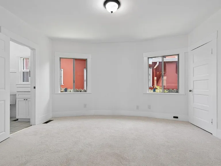 2837 Minna Ave — Photo 4
