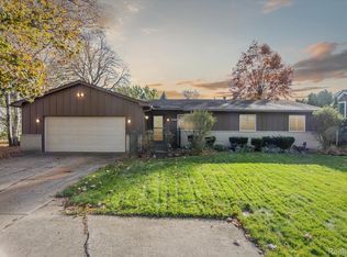 1371 W South Blvd, Troy, MI