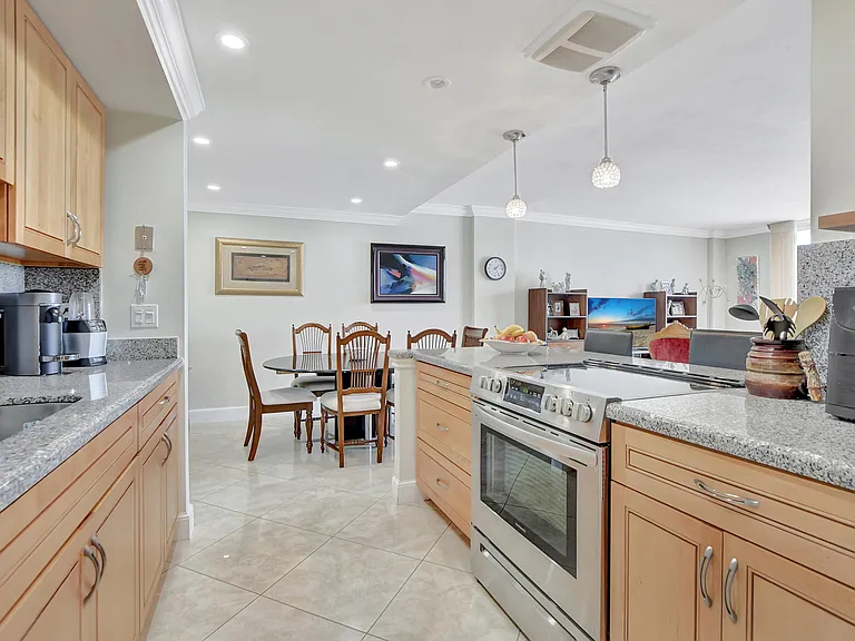 2121 N Ocean Blvd #1405E — Photo 13