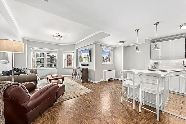 1st image of 400 E 85th St APT 21C