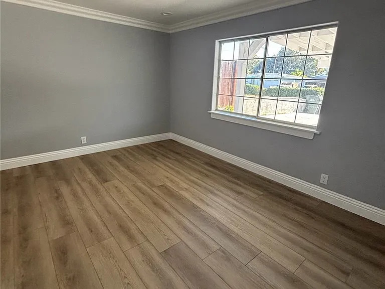 1810 Jellick Ave — Photo 2