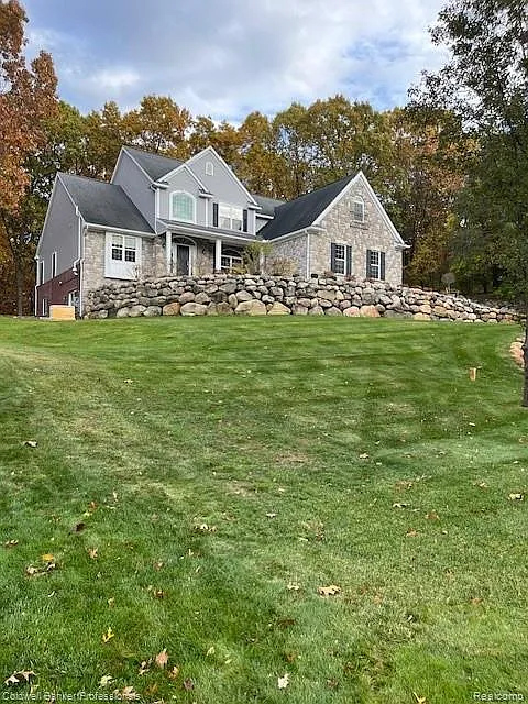 7942 River Run Dr photo 1