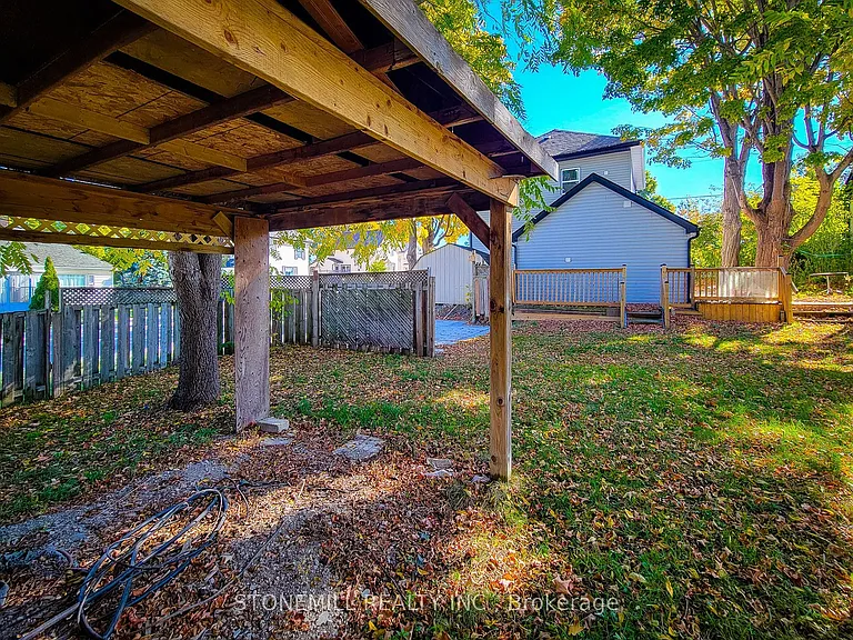 727 College Ave — Photo 23