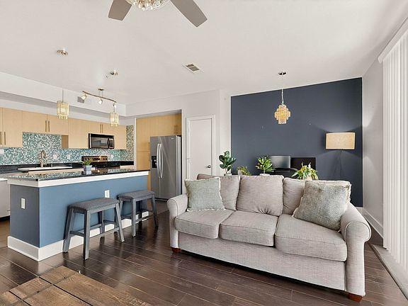 3rd image of 4605 Cedar Springs Rd APT 224