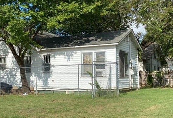 2nd image of 816th St