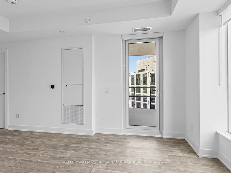 60 Central Park Dr #2112 — Photo 11