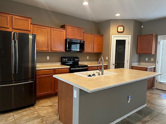 3rd image of 8913 S 58th Ln