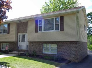 27 Carlisle Rd, Newville, PA 17241