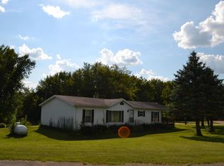 S5660 Meadow Ln, Genoa, WI 54632