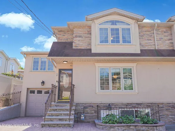 58 Plumtree Ln, Staten Island, NY 10309