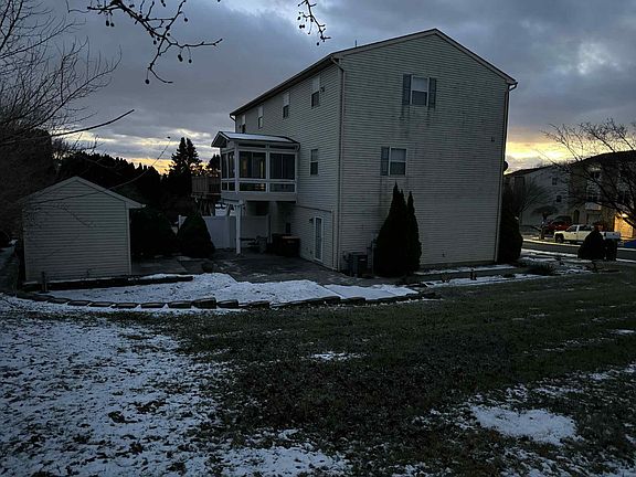 3rd image of 3302 Carl Dr