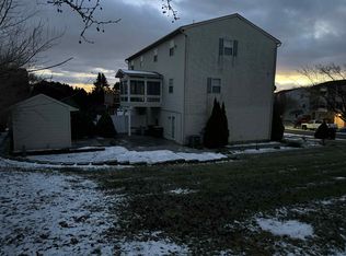 3302 Carl Dr, Whitehall, PA 18052