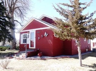 221 W 5th St, Trenton, NE 69044