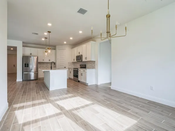 5689 Hampton Park Circle, Vero Beach, FL 32966