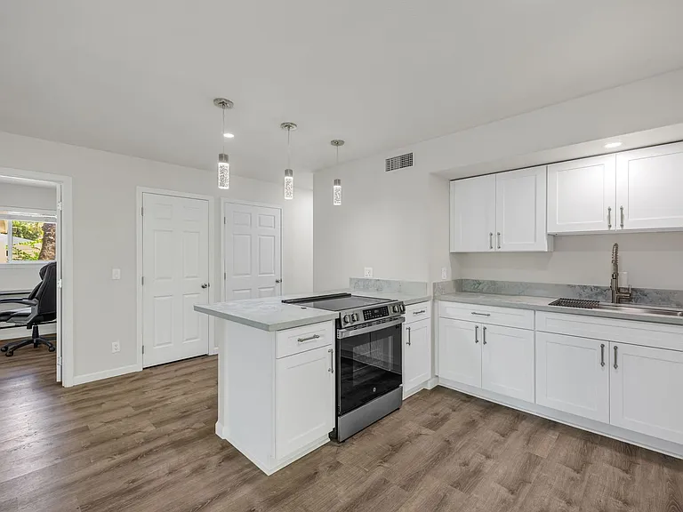 2624 Moolio Pl — Photo 2