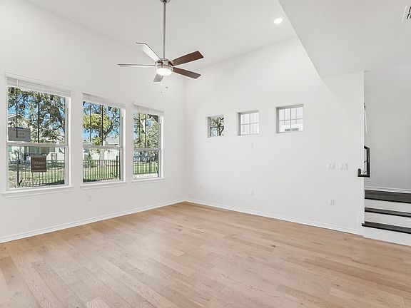 2nd image of 124 Stewart Dr #102