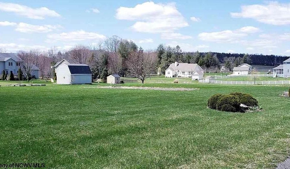 1st image of 8 Gelding Ave #9