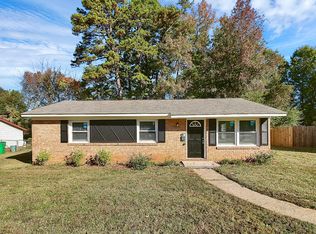 4334 Pebblebrook Dr, Charlotte, NC 28208