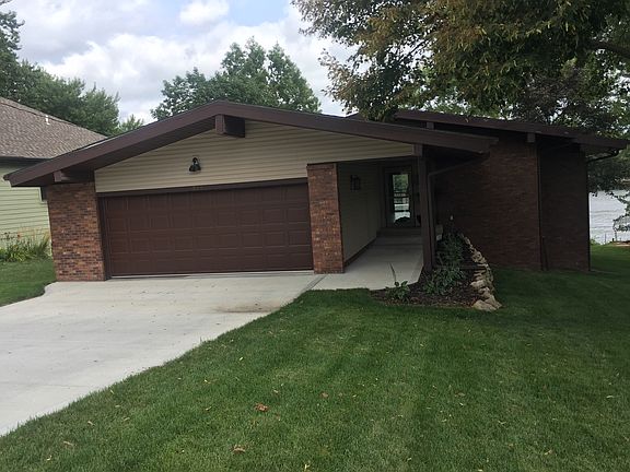 2nd image of 916 Beaver Lake Blvd