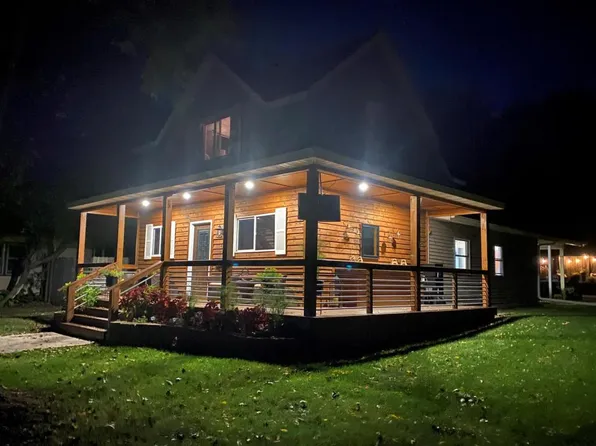 1104 1st St, Hudson, WI 54016