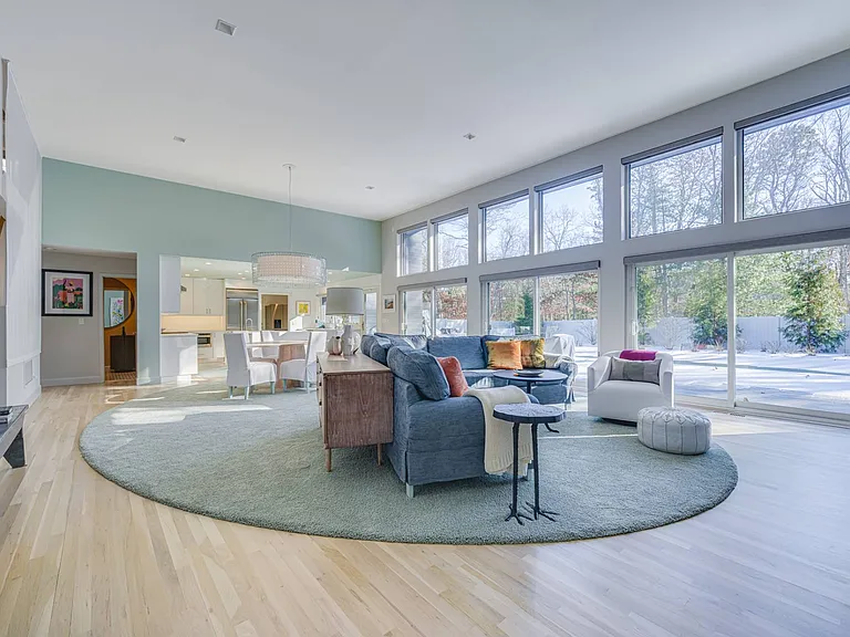 4 Bayberry Ln — Photo 4