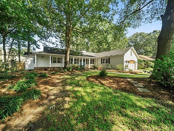 2nd image of 2152 Kenwood Dr