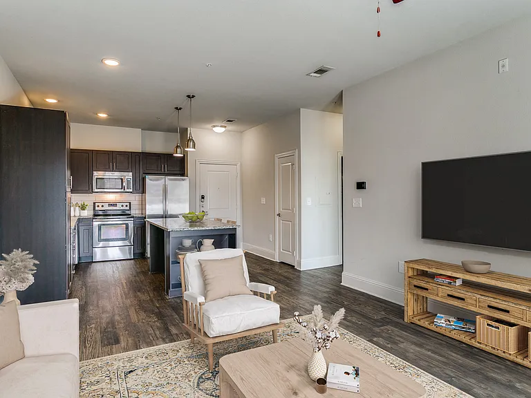 Varia at Highland Village — Photo 40