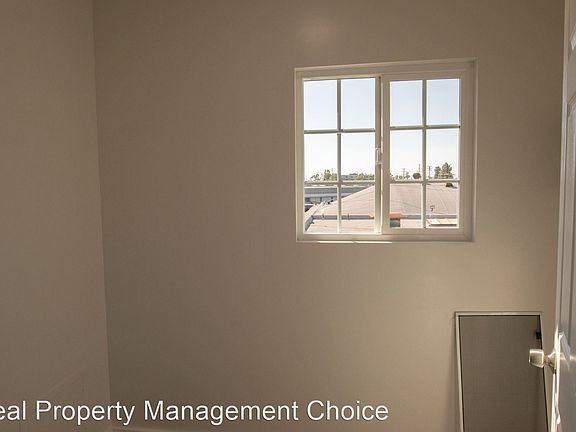4th image of 325 N La Brea Ave #H