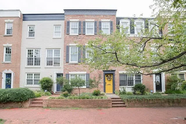 1240 C St SE #A — Photo 31
