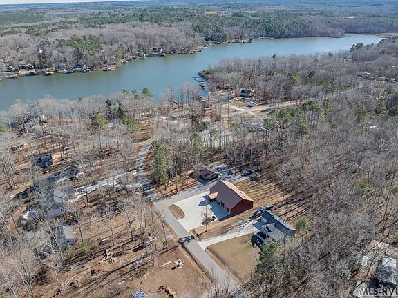 4th image of 130 Recreation Ln