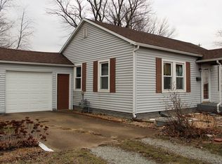 323 S Arcola St, Arcola, IL 61910