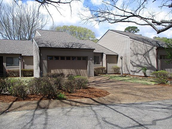 2nd image of 601 Woodlawn Dr APT 23