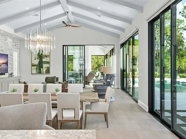 10331 Los Feliz Dr — Photo 21
