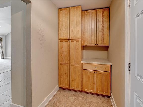 5th image of 209 Clearwood Dr