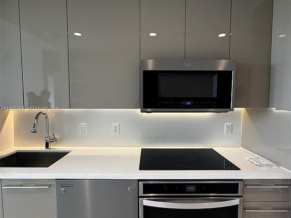 5th image of 2000 Metropica Way #408