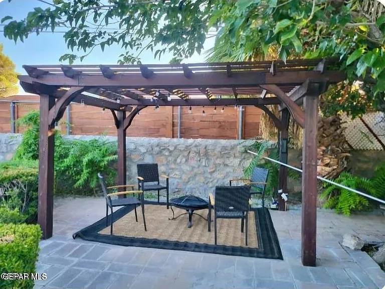 9108 Shaver Dr — Photo 8