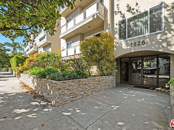 2nd image of 1828 Holmby Ave APT 204