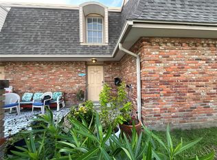 7004 Williams Dr, Galveston, TX 77551