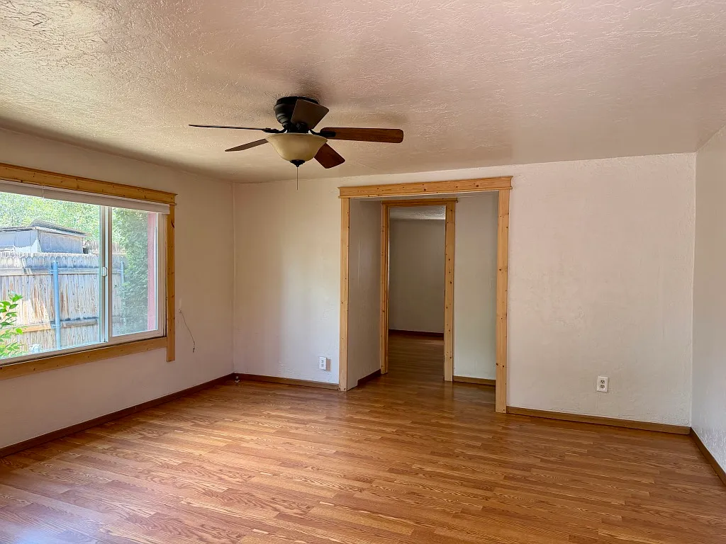 3 bed, 1100 sqft, $2,160 — Photo 1