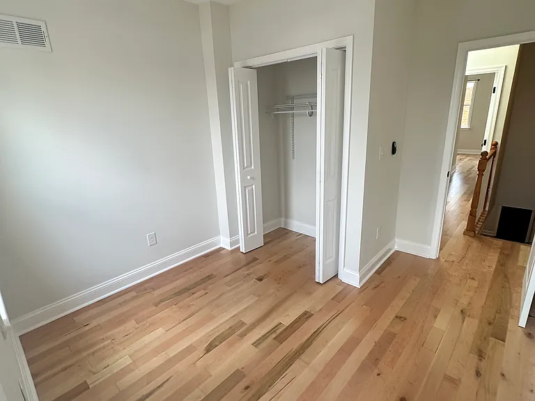 646 S Curley St — Photo 11