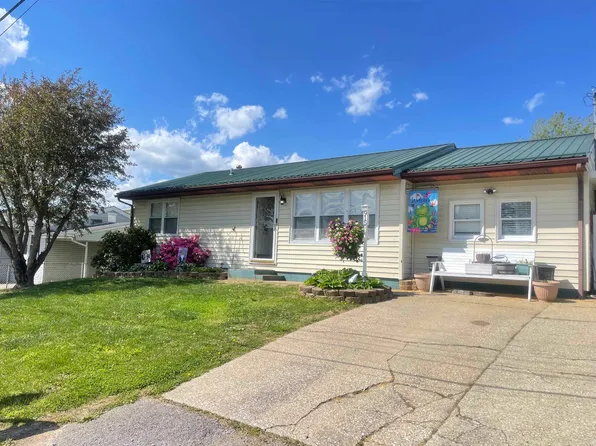 915 Alvin St, Flatwoods, KY 41139