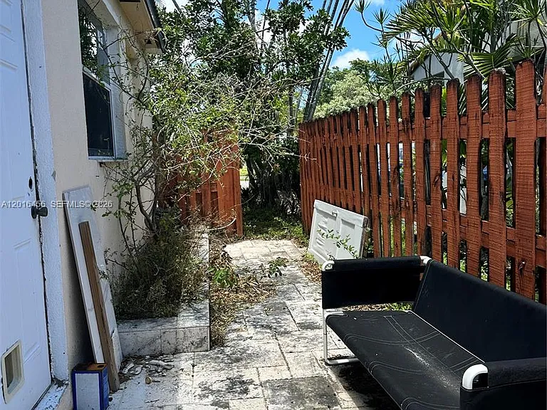 1427 N 26th Ave — Photo 17