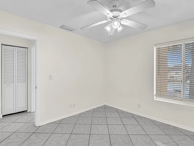 815 W Boynton Beach Blvd #16-205 — Photo 38