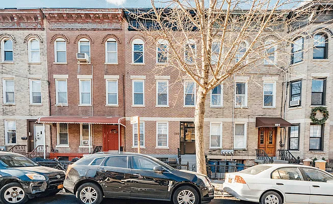 Rented by True Real Estate Group | media 21