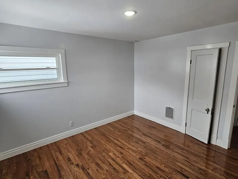 3115 Quay St — Photo 16