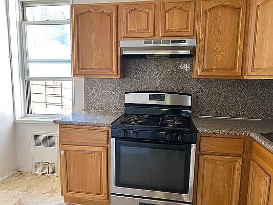 3rd image of 1720 E 13th St APT 2G