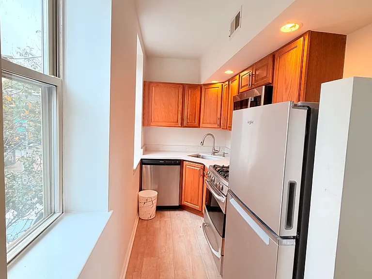732-734 S 5th St #2 — Photo 9