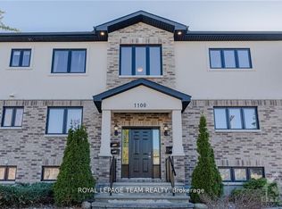 1100 Hollington St, Ottawa, ON K1Z 8J9